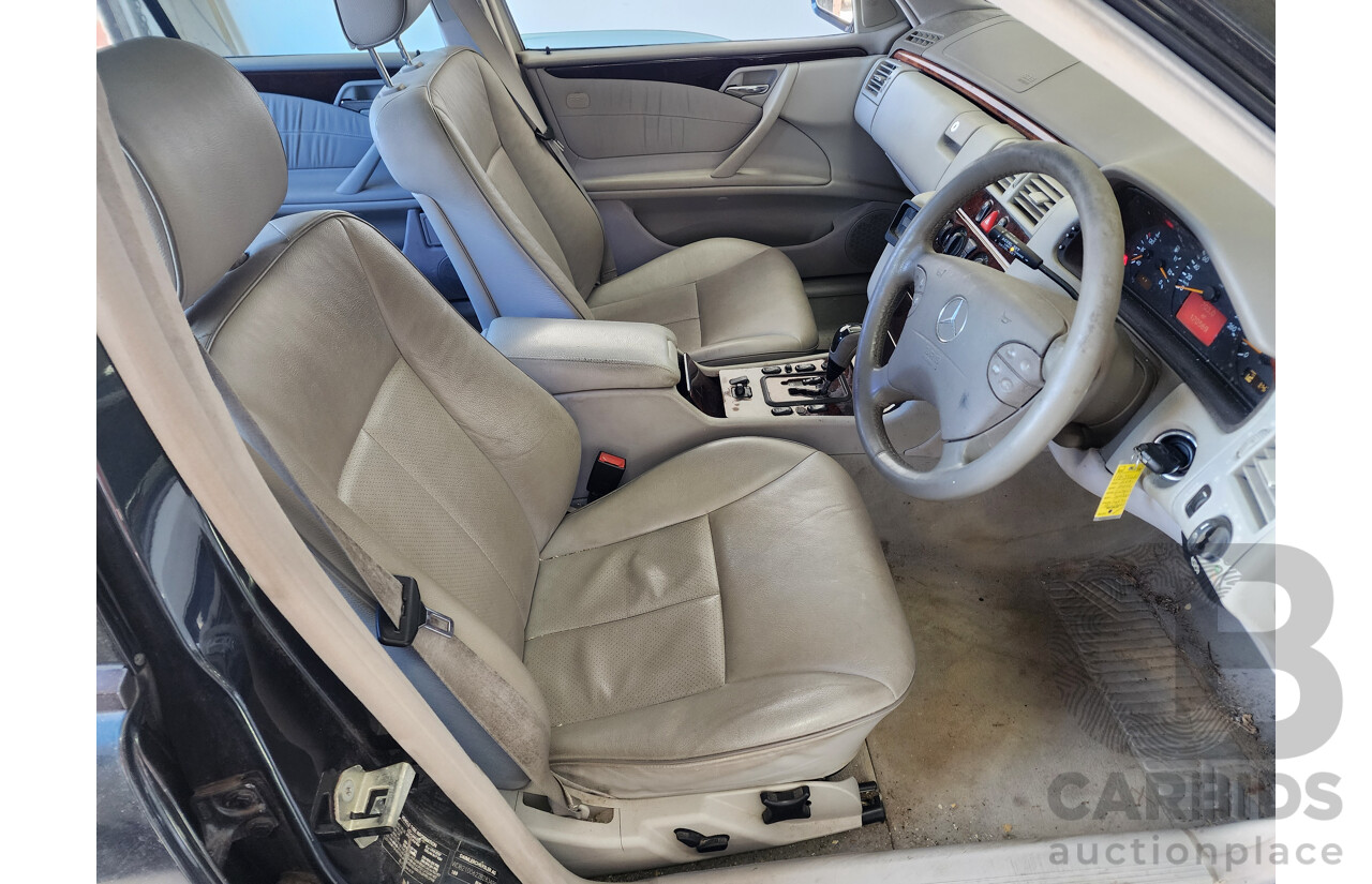 5/2001 Mercedes-Benz E240 Elegance W210 4d Sedan Green 2.4L