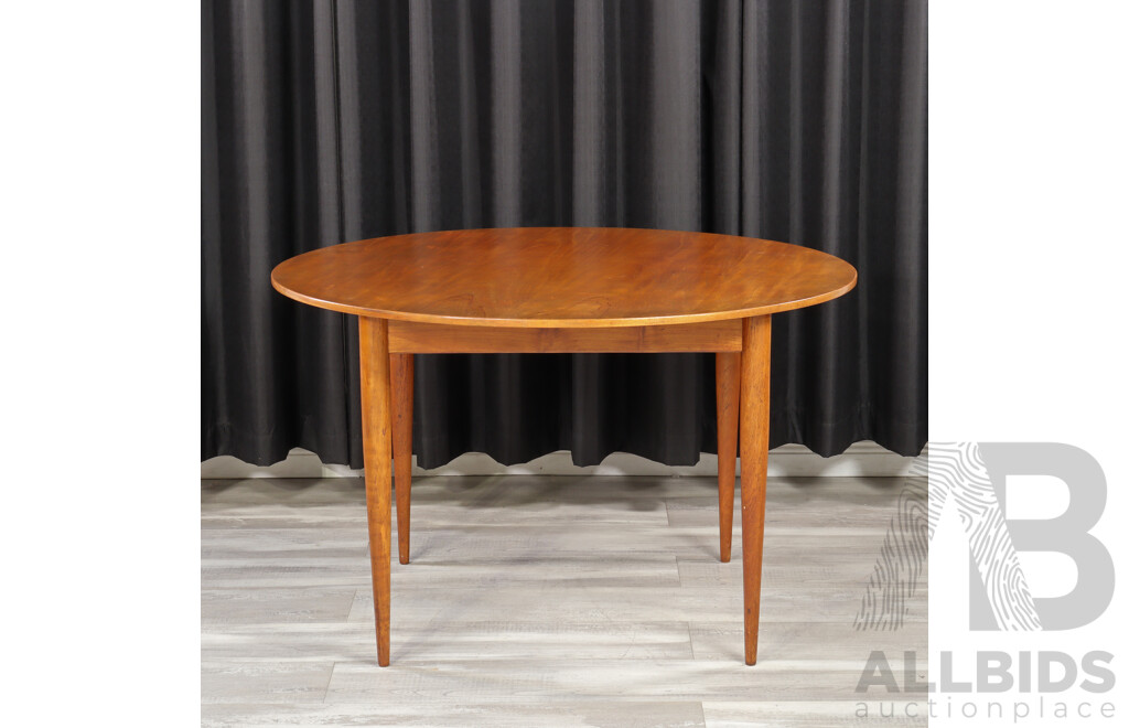 Round Parker Nordic Teak Dining Table
