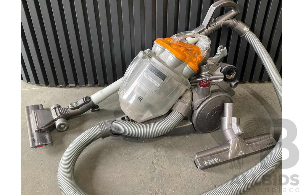 DYSON DC19 Cylinder Vacuum Cleaner