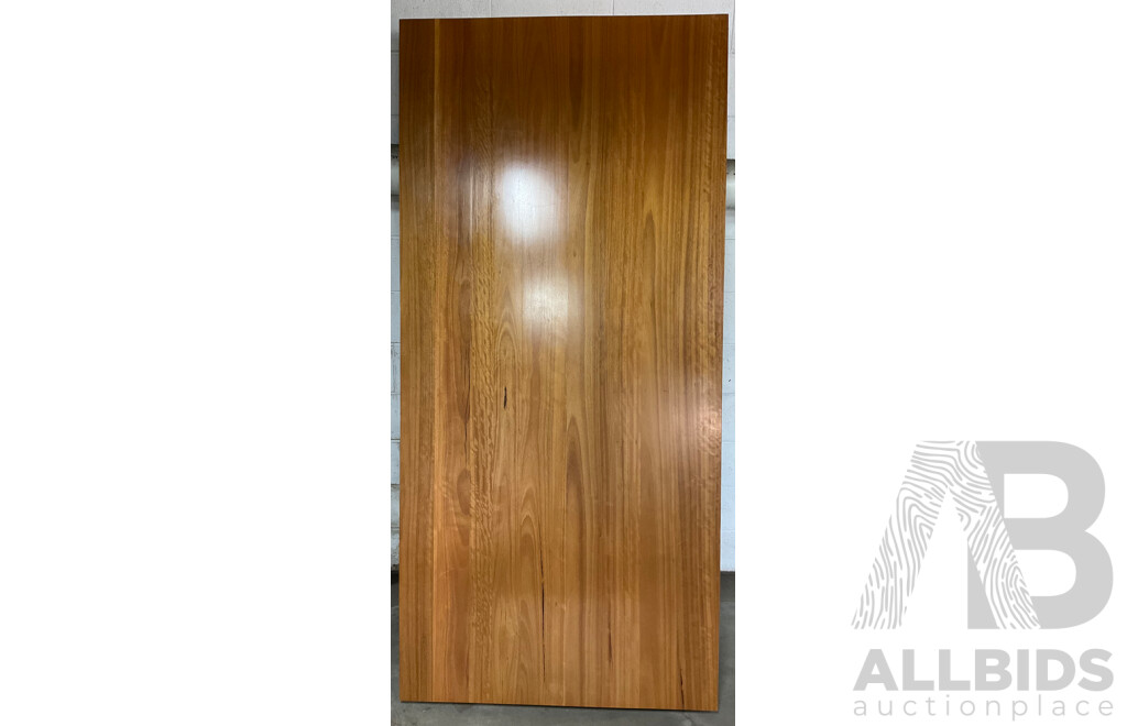 FREEDOM Hensley Dinning Table