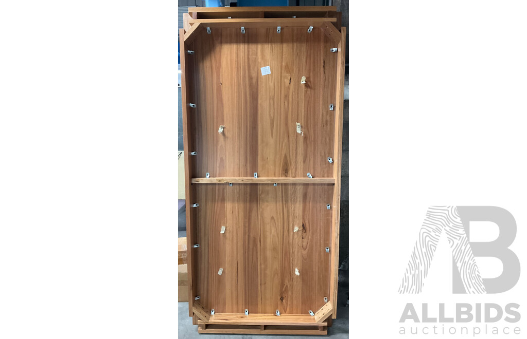 FREEDOM Hensley Dinning Table