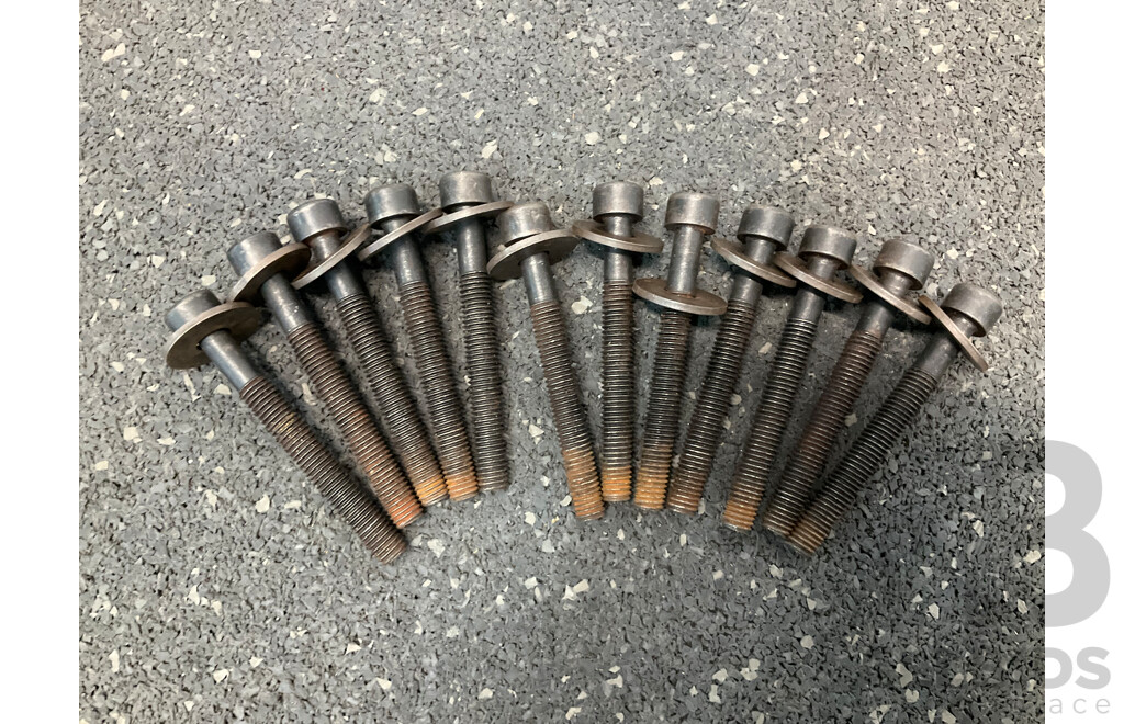 FREEDOM Hensley Dinning Table