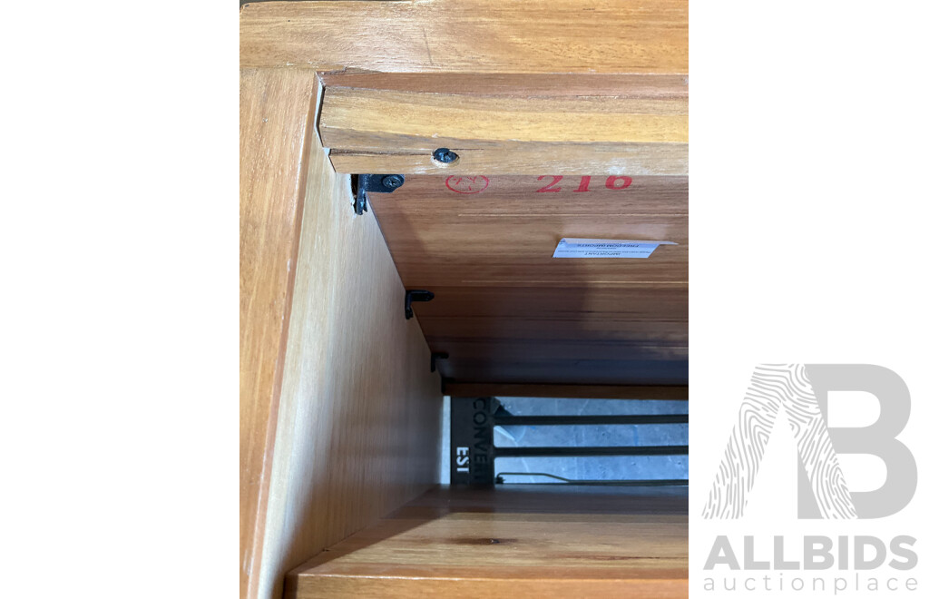 FREEDOM Hensley Coffee Table