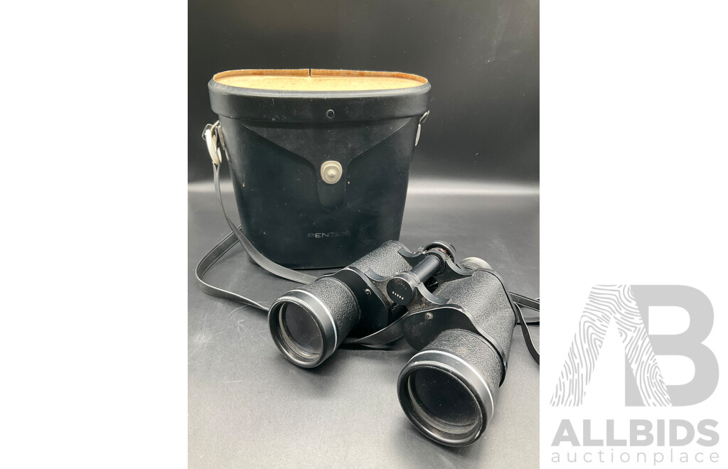 PENTAX Binoculars with a Case