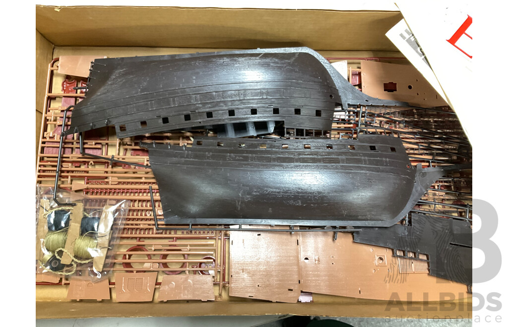 Vintage Revell English Man O'war 16 Century Elizabethan Galleon