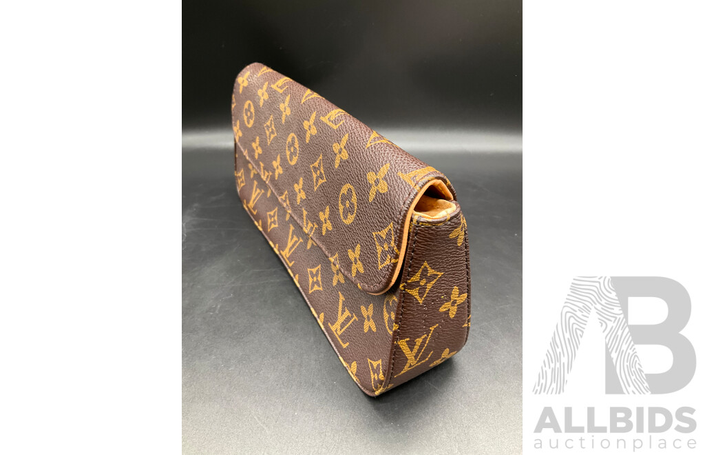 Clutch Branded LOUIS VUITTON, ID Card Case Branded COACH and Wallet Branded GUESS - Lot of 3