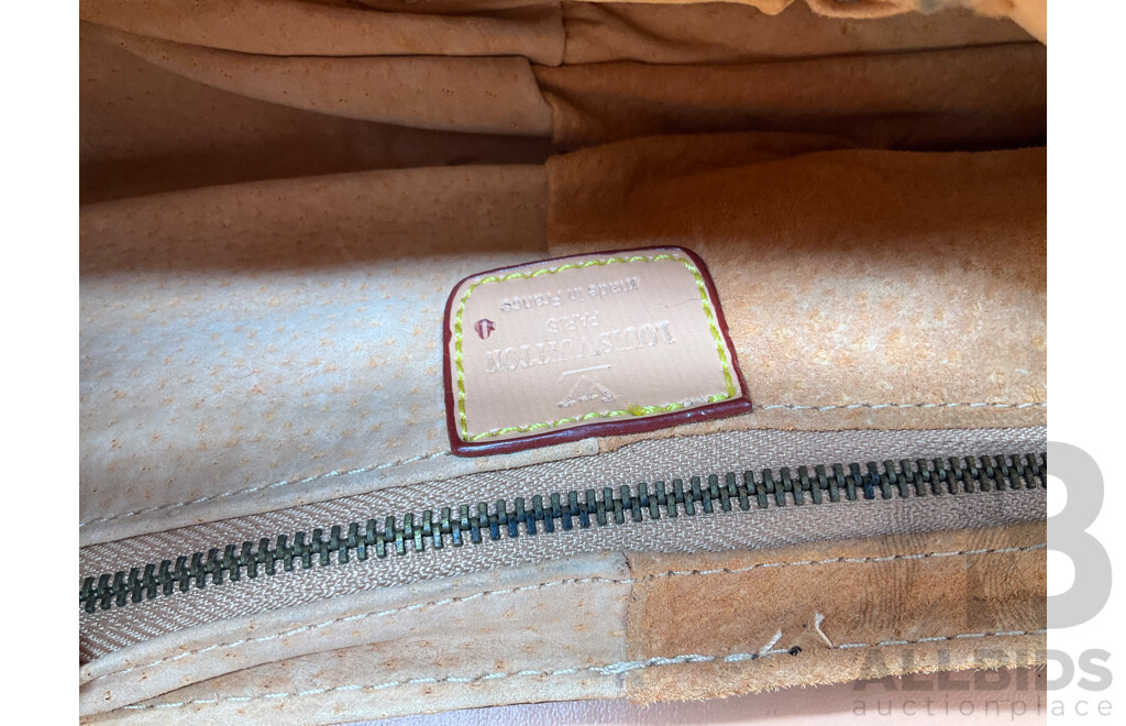 Clutch Branded LOUIS VUITTON, ID Card Case Branded COACH and Wallet Branded GUESS - Lot of 3