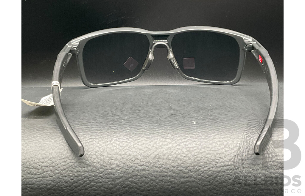 Portal Sunglasses Branded OAKLEY