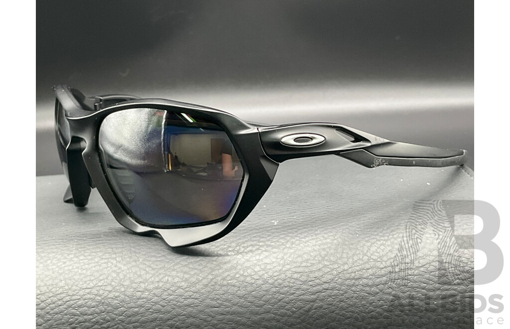 Black Sunglasses Branded OAKLEY