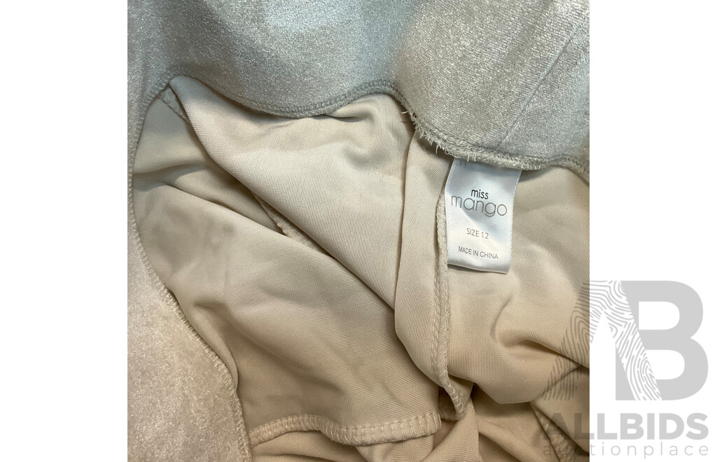 Assorted Apparel for Women and Youth - Vaiours Sizes