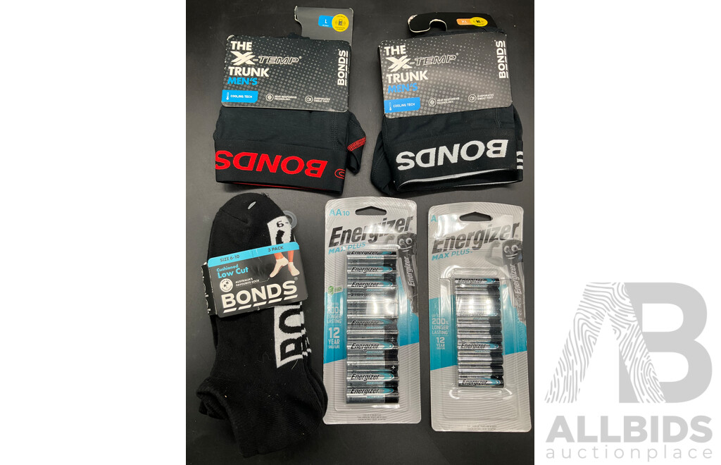 BONDS Men's Trunk (x2) Size L, XL, BONDS Socks Size 6-10 and ENERGIZER Batteries AA and AAA  - Lot of 5