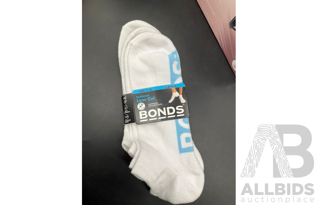 REMINGTON Hairdryer and BONDS Socks (Size 11-14) - Lot of 2