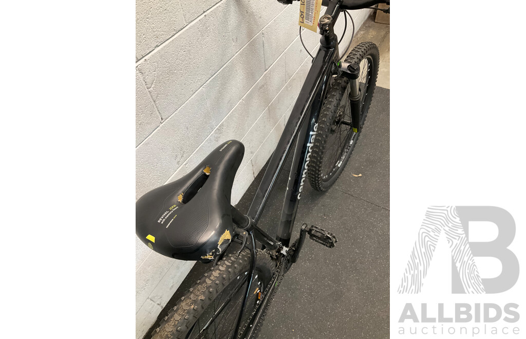 CANNONDALE Trail 7 Size S Mountain Bike