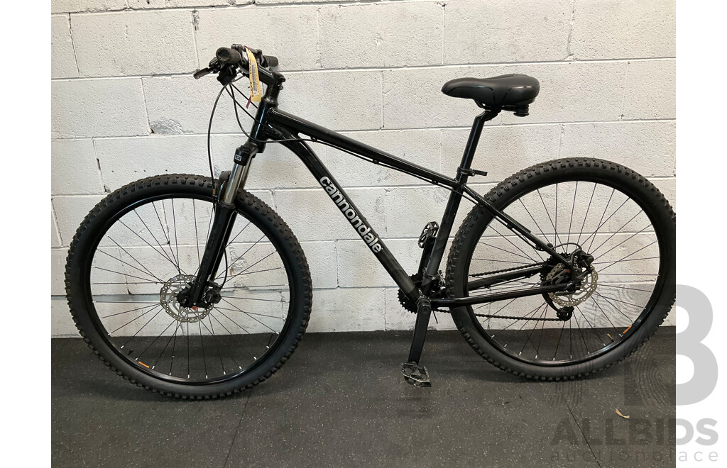 CANNONDALE Trail 7 Size S Mountain Bike
