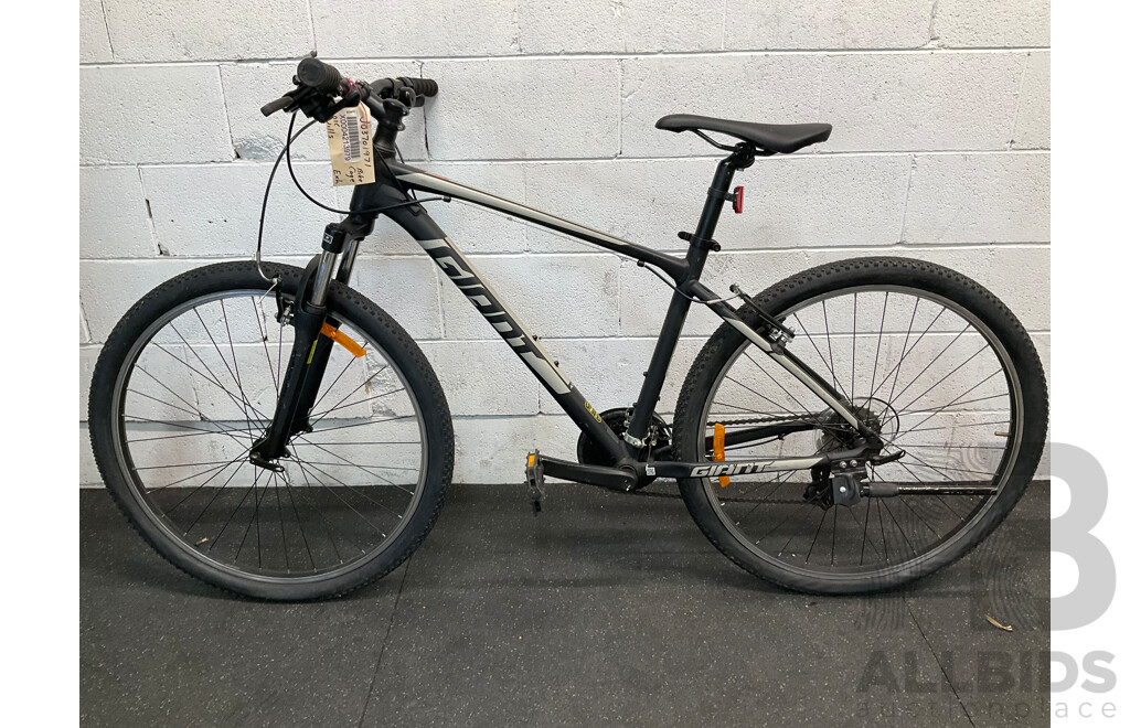 GIANT ATX Mountain Bike