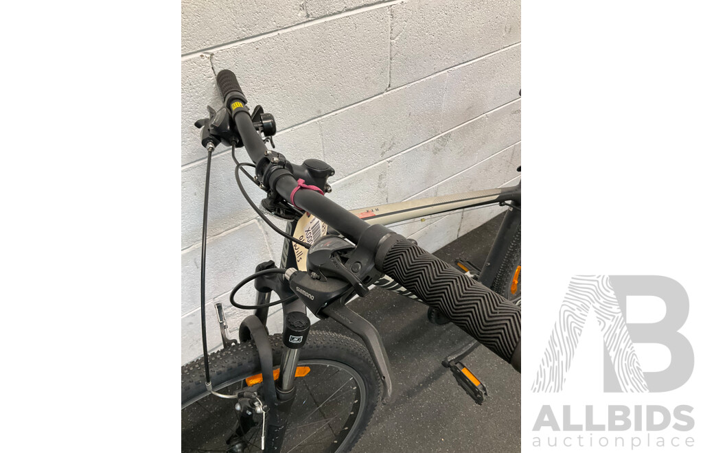 GIANT ATX Mountain Bike