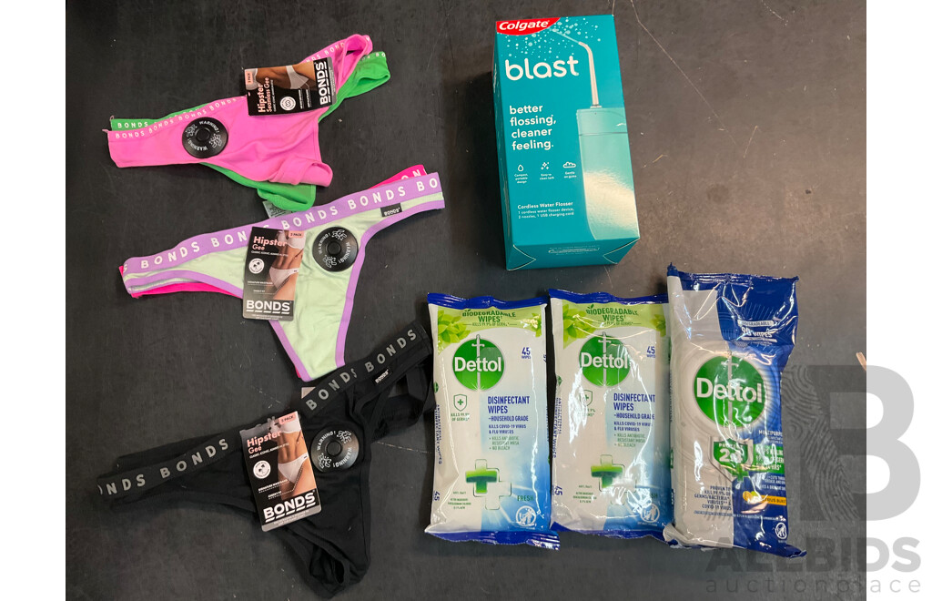 Colgate Blast Cordless Water Flosser & Dettol Disinfectant Wipes & Bonds Hipster Gee Size 10/12