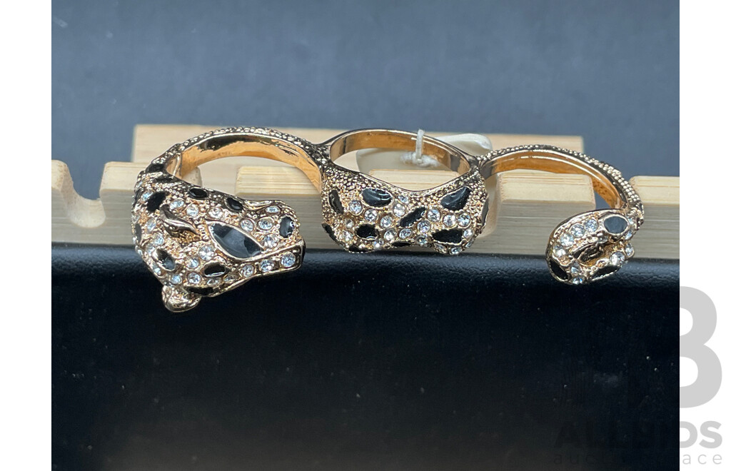 CALVIN KLEIN Women 50ml Eau De Parfum, BONDS Socks and LOUISA Ring - Lot of 6