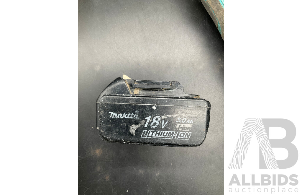 MAKITA 18V Angle Grinder with 3.0Ah Battery