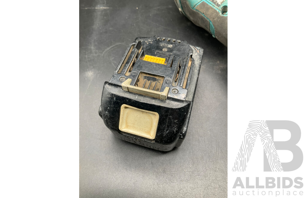 MAKITA 18V Angle Grinder with 3.0Ah Battery