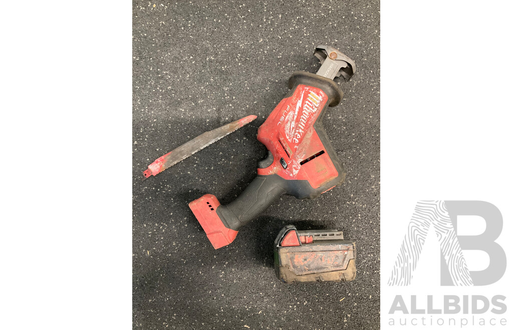 MILWAUKEE M18 Fuel Reciprocating Saw with Battery