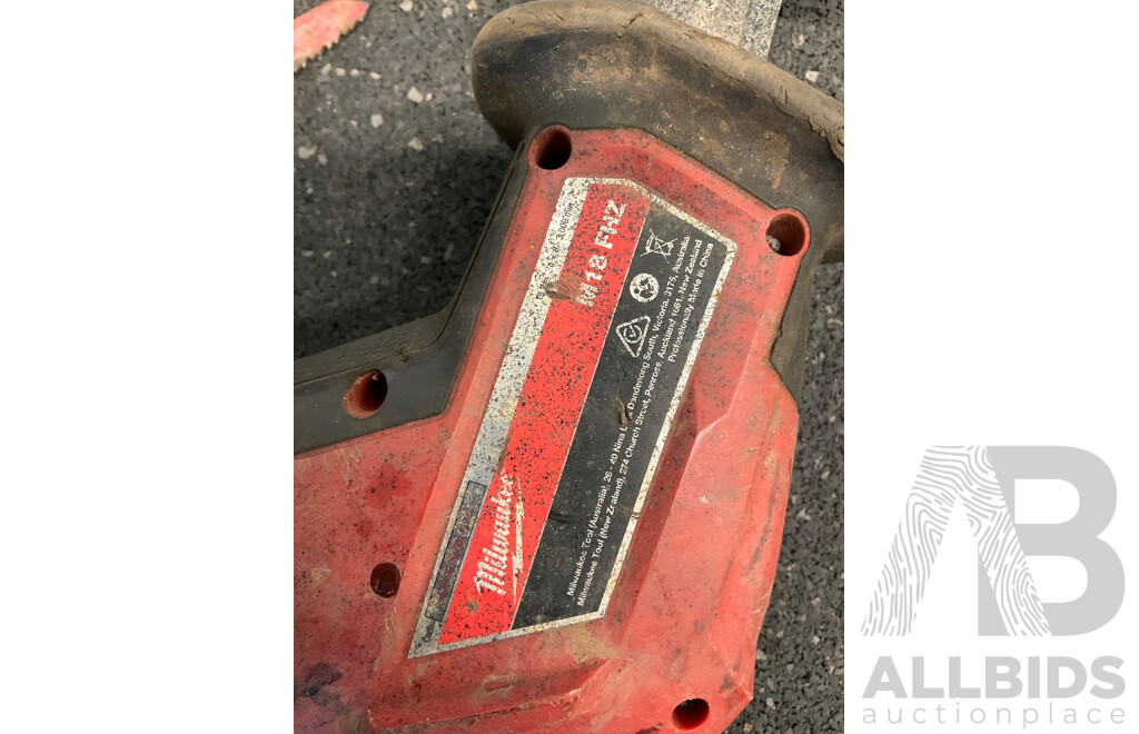 MILWAUKEE M18 Fuel Reciprocating Saw with Battery
