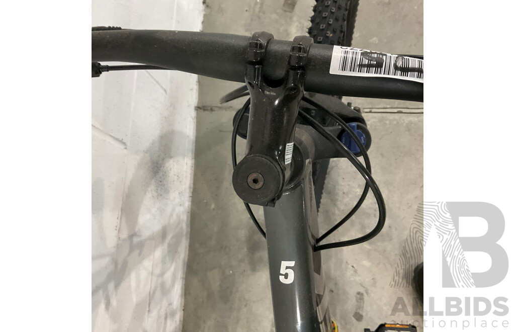 TREK Marlin 5 Mountain Bike - Black