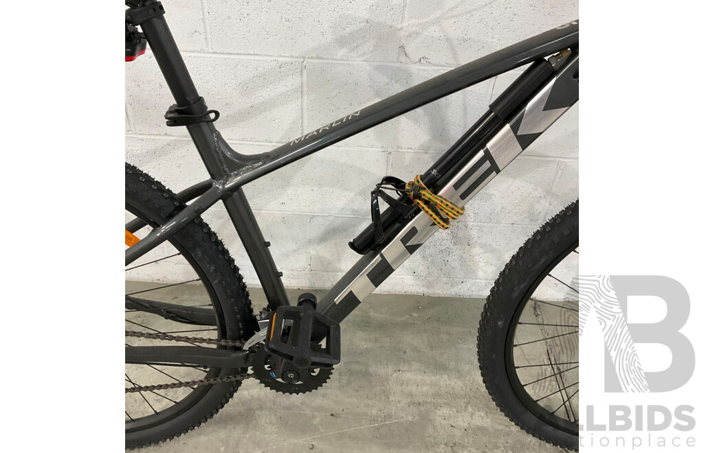 TREK Marlin 5 Mountain Bike - Black