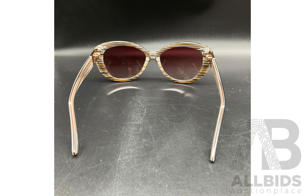 2 Pairs of Women's Sunglassess