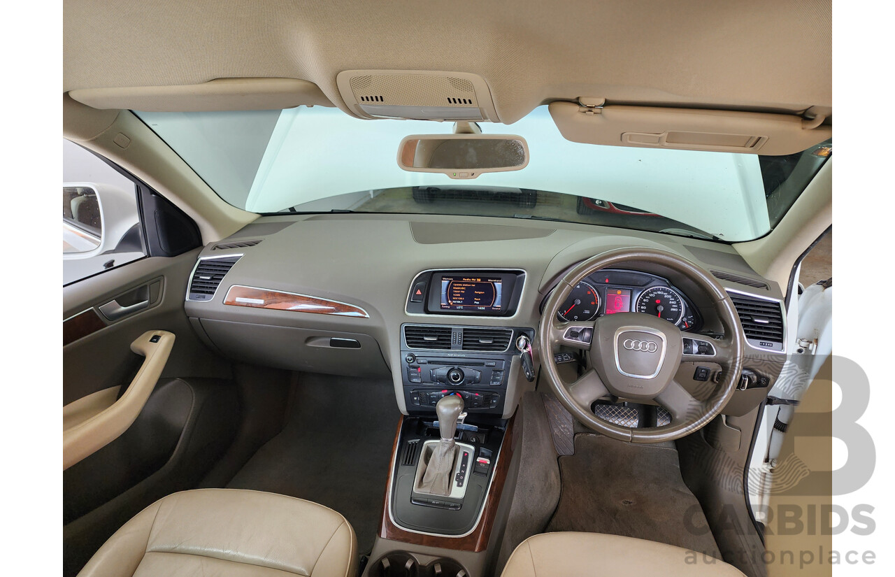 6/2011 Audi Q5 2.0 TDI Quattro 8R MY12 4d Wagon White 2.0L