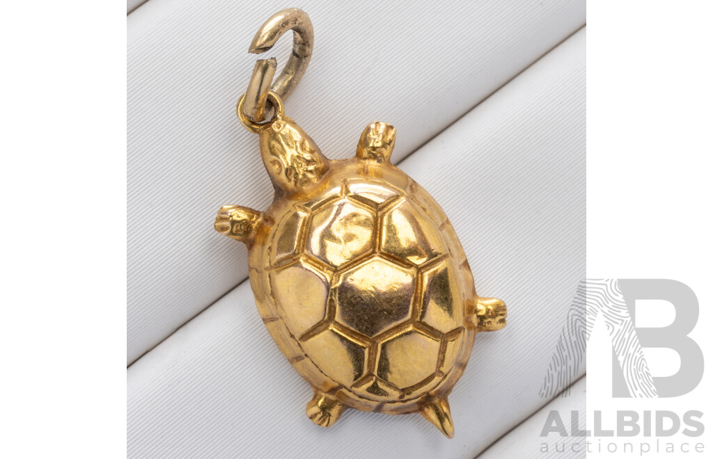 9ct Vintage Turtle Charm, 18mm, 0.59 Grams