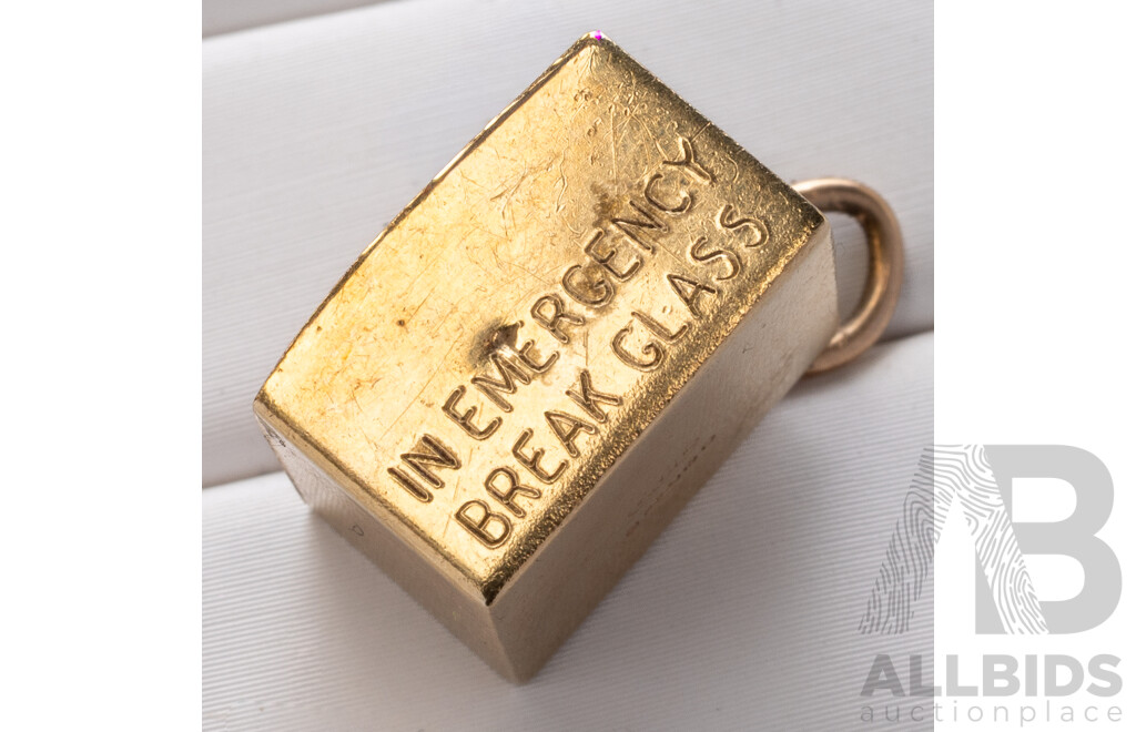 9ct Vintage 'Emergency 10 Pound Note' Charm, 10mm x 14mm, 1.50 Grams