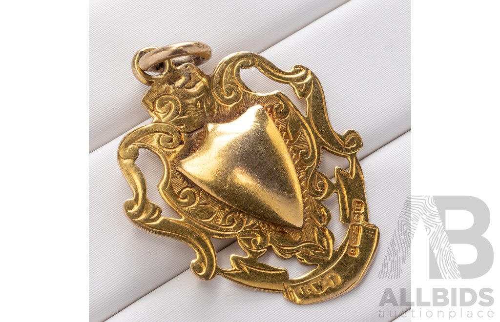 9ct Antique Shield Medallion Fob Pendant, 25mm x 22mm, 1915 Birmingham, 3.12 Grams