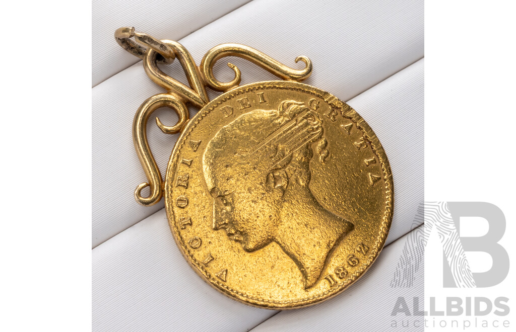 22ct 1862 Gold Sovereign 'Victoria Dei Gratia 1862' Queen Victoria Pendant Mount in 9ct, 8.80 Grams