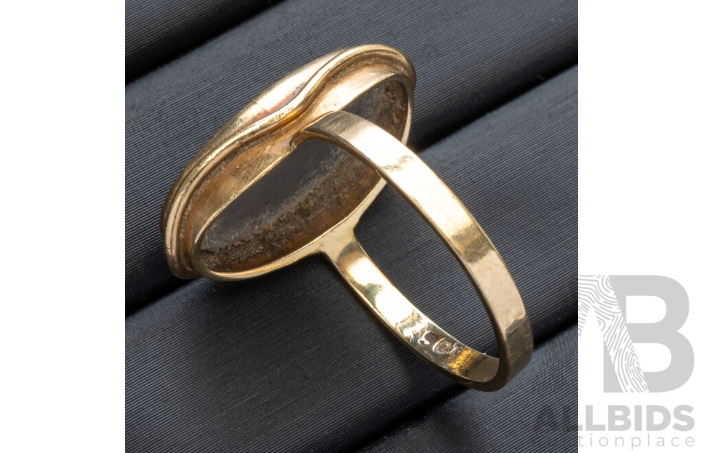 9ct Vintage Opal Doublet Ring, Size O, 3.50 Grams