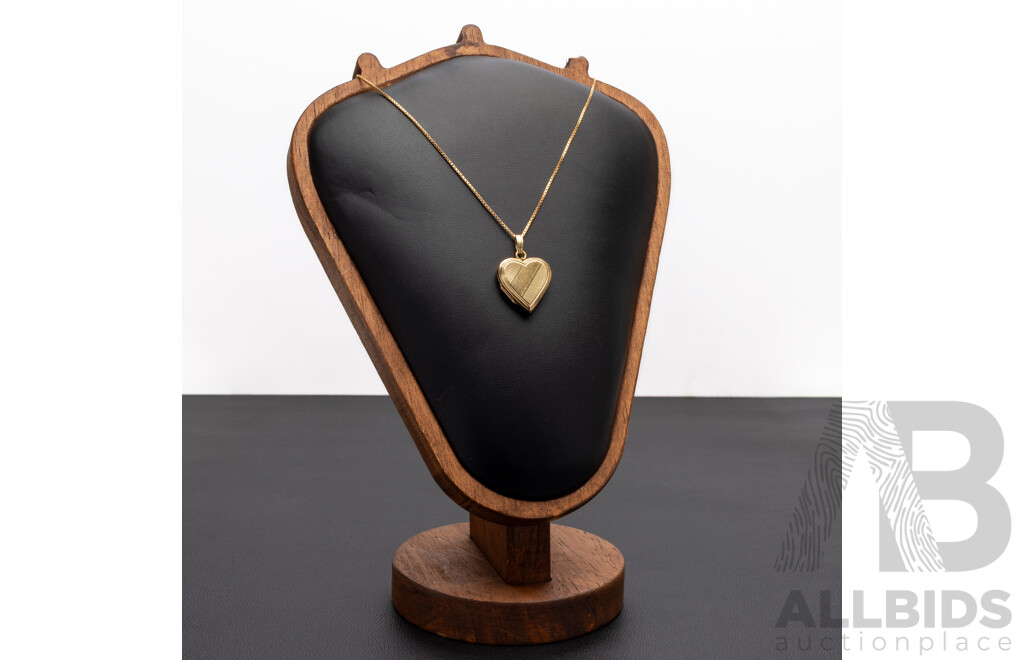 9ct Vintage Yellow Gold Heart Locket & 9ct Yellow Gold Box Link Chain, 45cm, 6.05 Grams
