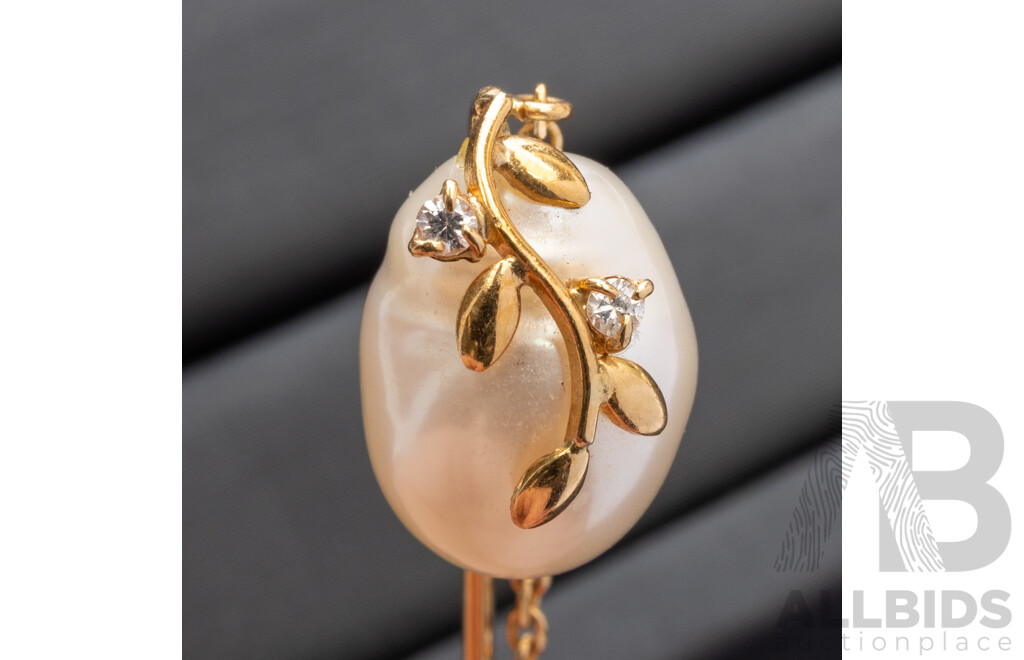 18ct South Sea Pearl & Diamond Stick Pin Brooch, with 18ct Safety Chain & Cap, 2.92 Grams