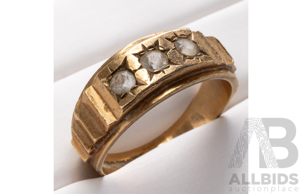 9ct Vintage Ring with White Topaz, Size S, 4.91 Grams