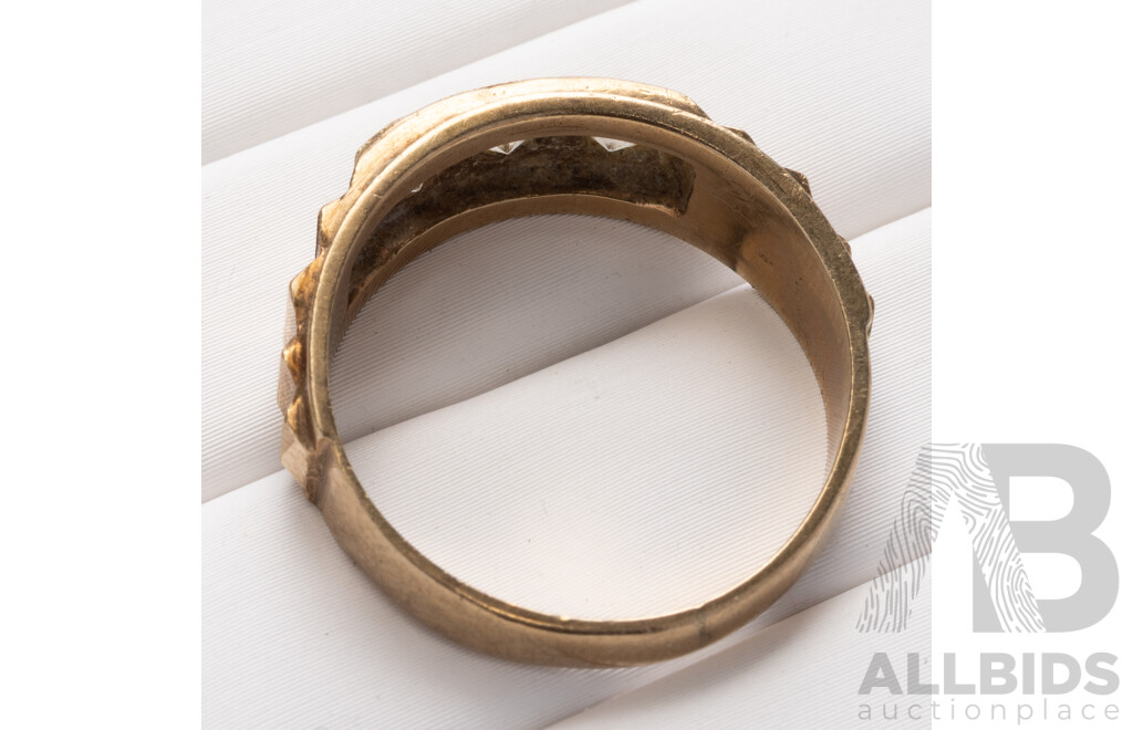 9ct Vintage Ring with White Topaz, Size S, 4.91 Grams