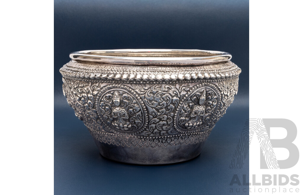 Traditional Handcrafted Laos Large Silver Repousse Trinket/offering Bowl, 20cm Diameter, 345.0 Grams