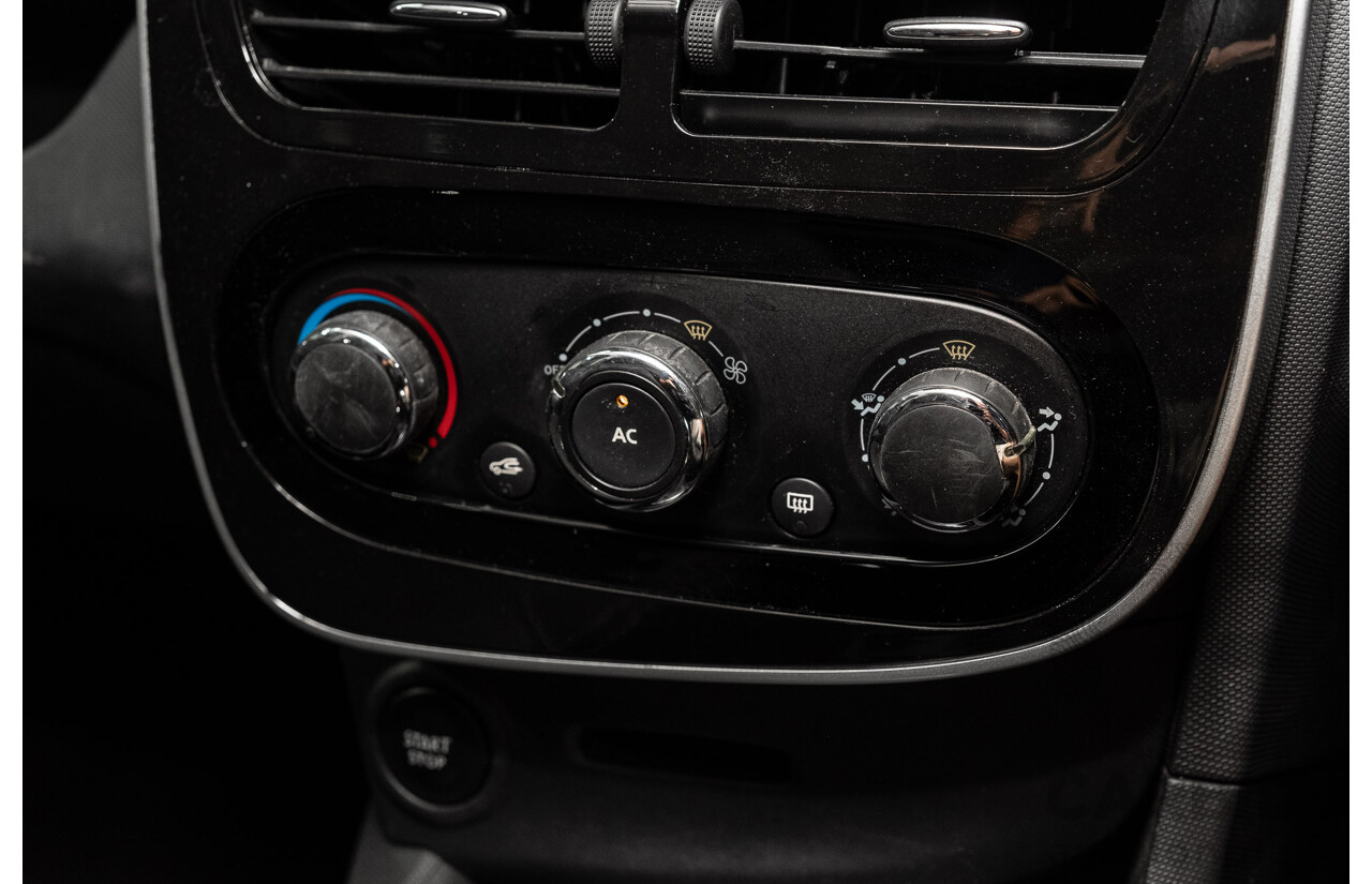 4/2014 Renault Clio Expression X98 5d Hatchback Diamond Black Turbo 1.2L