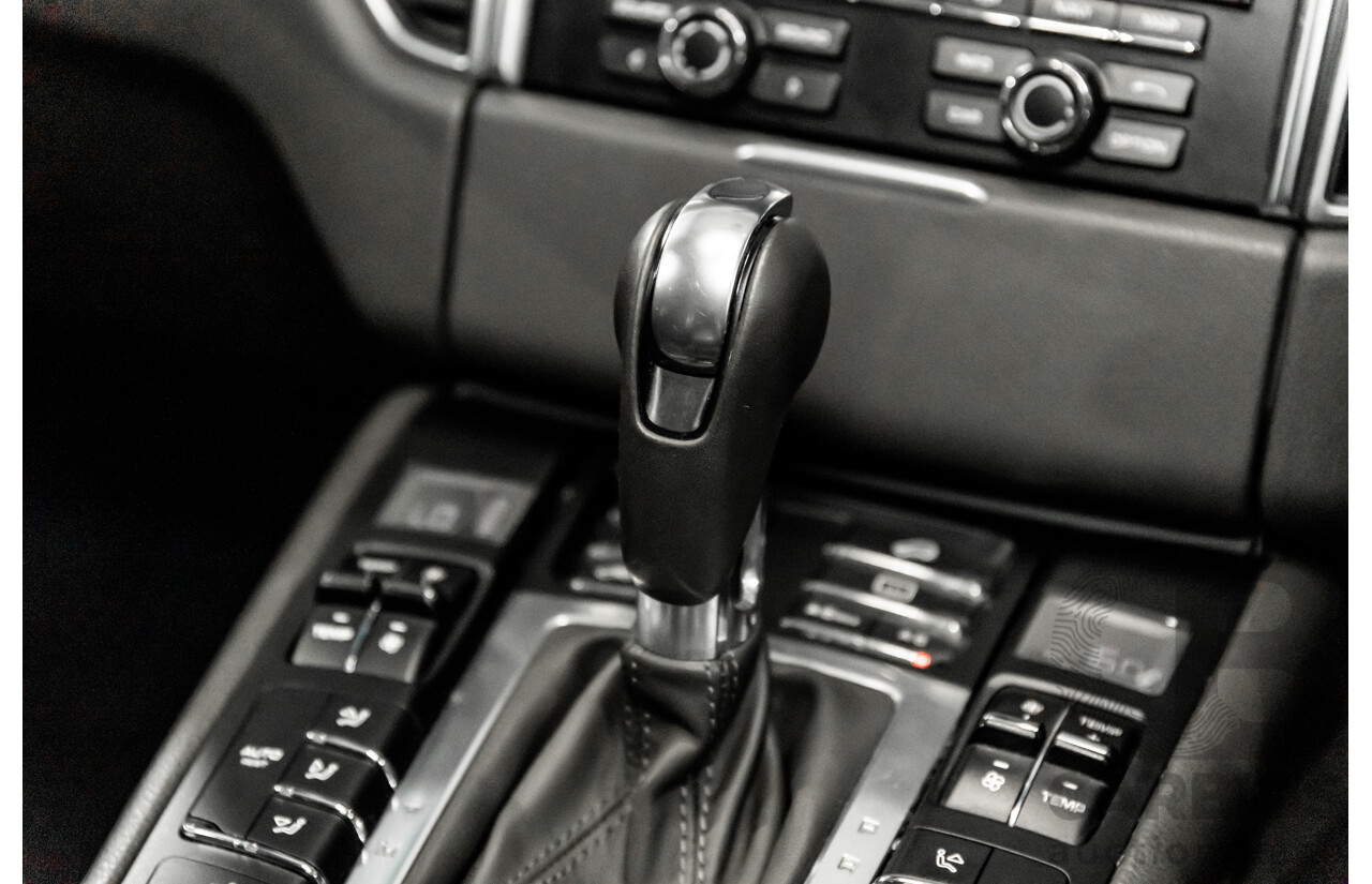 01/2016 Porsche Macan S Diesel (AWD) MY16 4d Wagon Sapphire Blue Metallic Turbo Diesel 3.0L