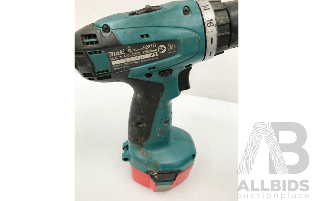 Makita (6281D) Drill with Charger and Batteries