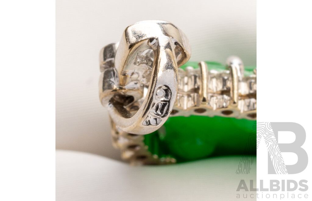 12ct White Gold Carved Chinese Jade Frog Pendant with Diamond Halo, Est TDW 0.35ct, 3.88 Grams