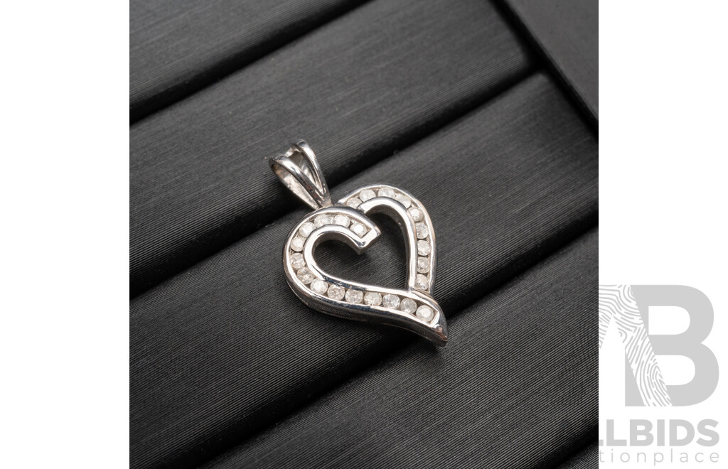 9ct White Gold Diamond Set Open Heart Pendant, Est TDW 0.25ct, 1.31 Grams