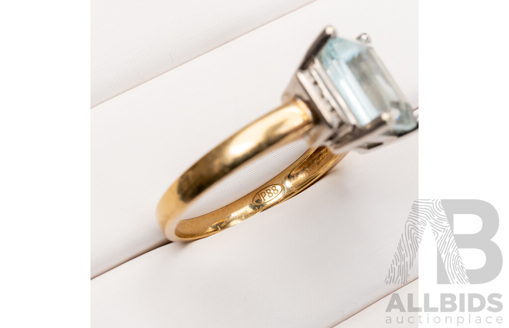 9ct Aquamarine & Diamond Ring, Size M, 2.91 Grams