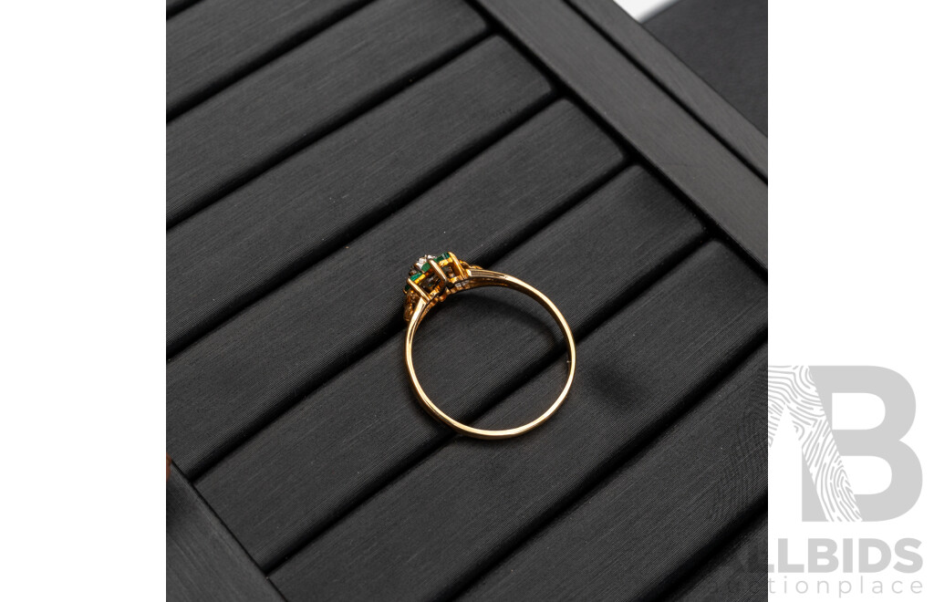 9ct Vintage Biron Emerald & Diamond Daisy Ring, Size R, 1.49 Grams