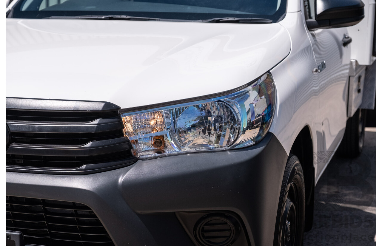 11/2023 Toyota Hilux Workmate (4x2) TGN121R C/Chas Glacier White 2.7L