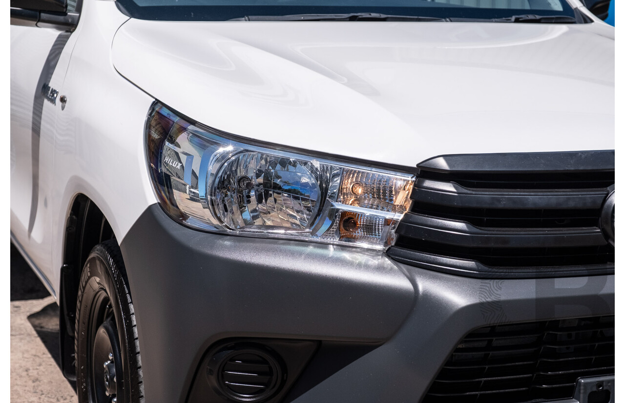 11/2023 Toyota Hilux Workmate (4x2) TGN121R C/Chas Glacier White 2.7L