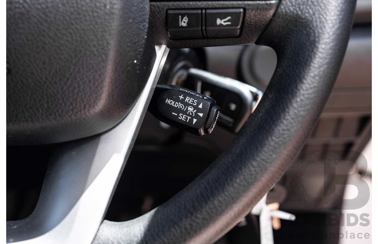 11/2023 Toyota Hilux Workmate (4x2) TGN121R C/Chas Glacier White 2.7L